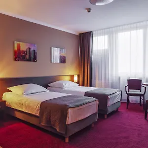 https://hotel-belwederski.warsawhotelspoland.com